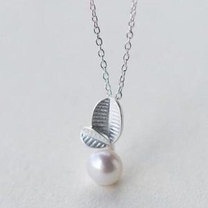 NEW 925 Sterling Silver Pearl Leaf Necklace